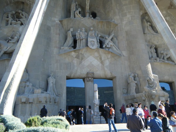 Sagrada Família passion facade